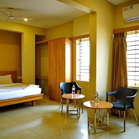 Samasth Rooms And Suits Мисор Екстериор снимка