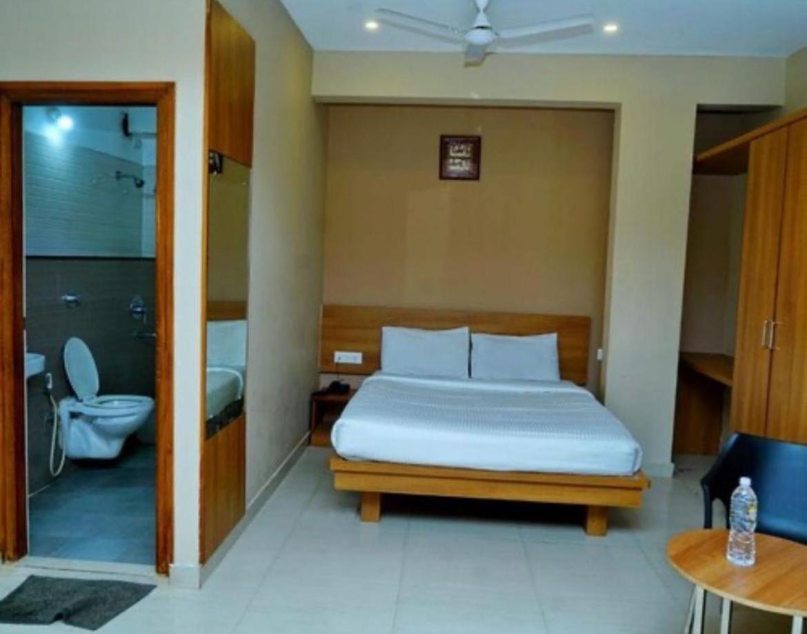 Samasth Rooms And Suits Мисор Екстериор снимка