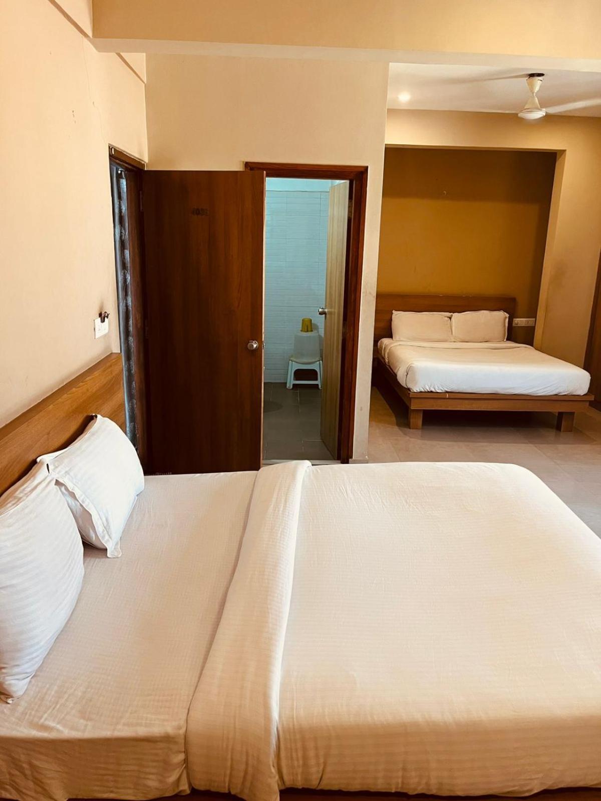 Samasth Rooms And Suits Мисор Екстериор снимка