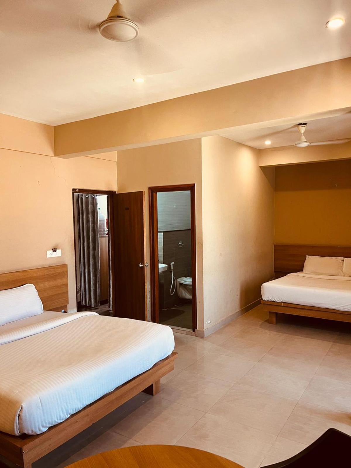 Samasth Rooms And Suits Мисор Екстериор снимка