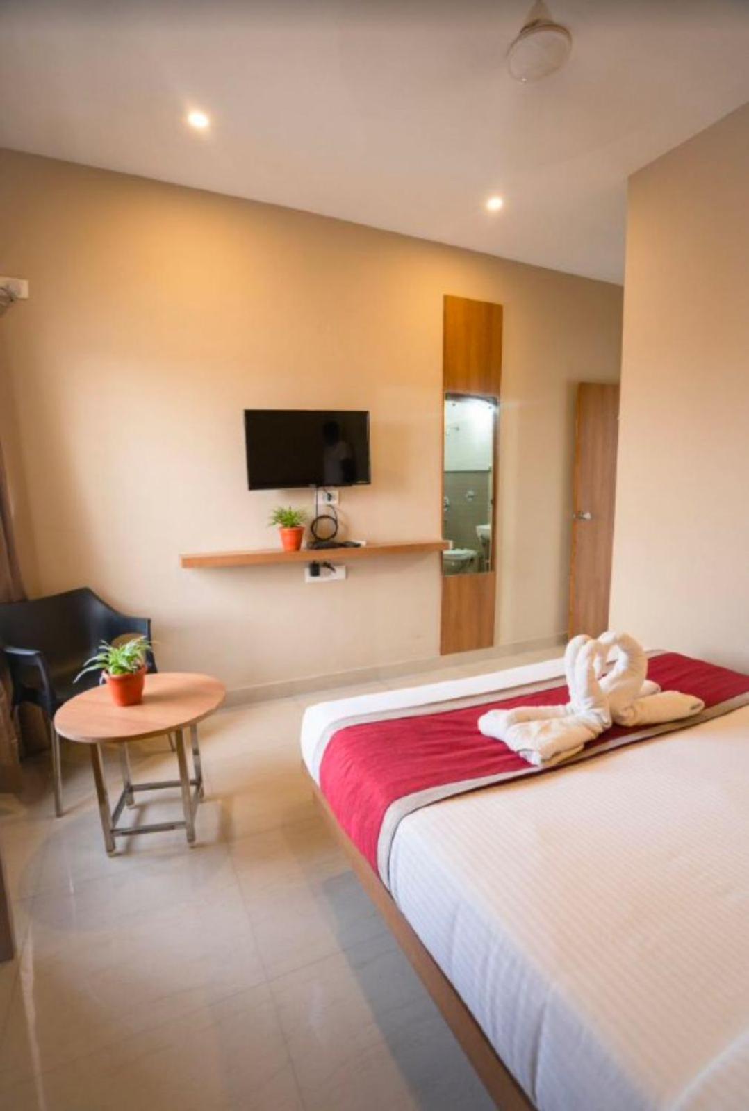 Samasth Rooms And Suits Мисор Екстериор снимка