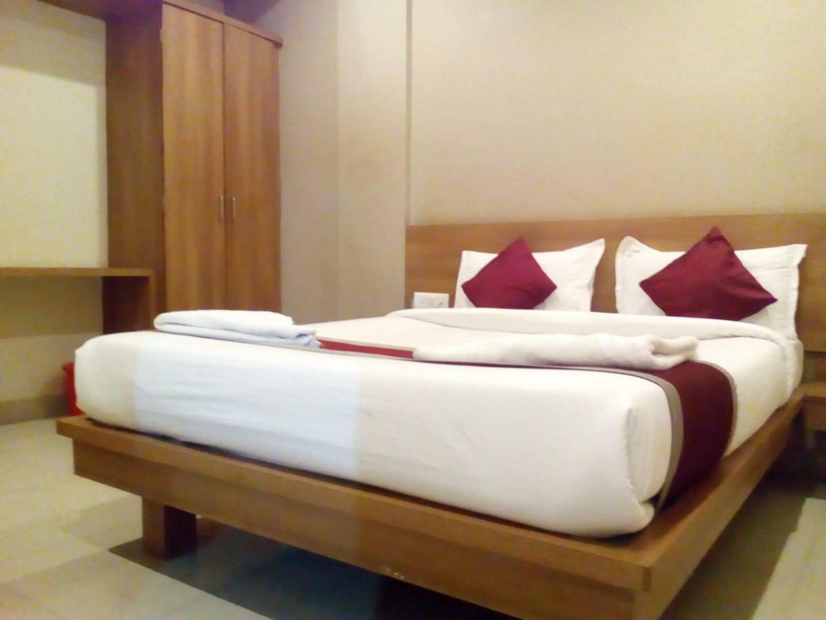 Samasth Rooms And Suits Мисор Екстериор снимка