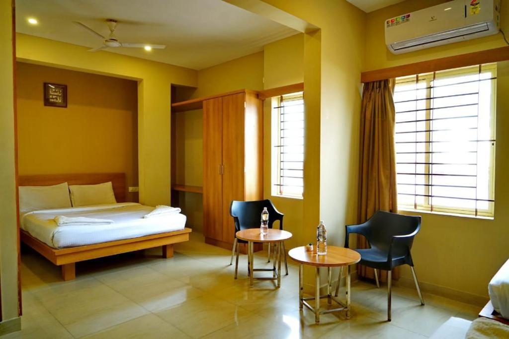 Samasth Rooms And Suits Мисор Екстериор снимка